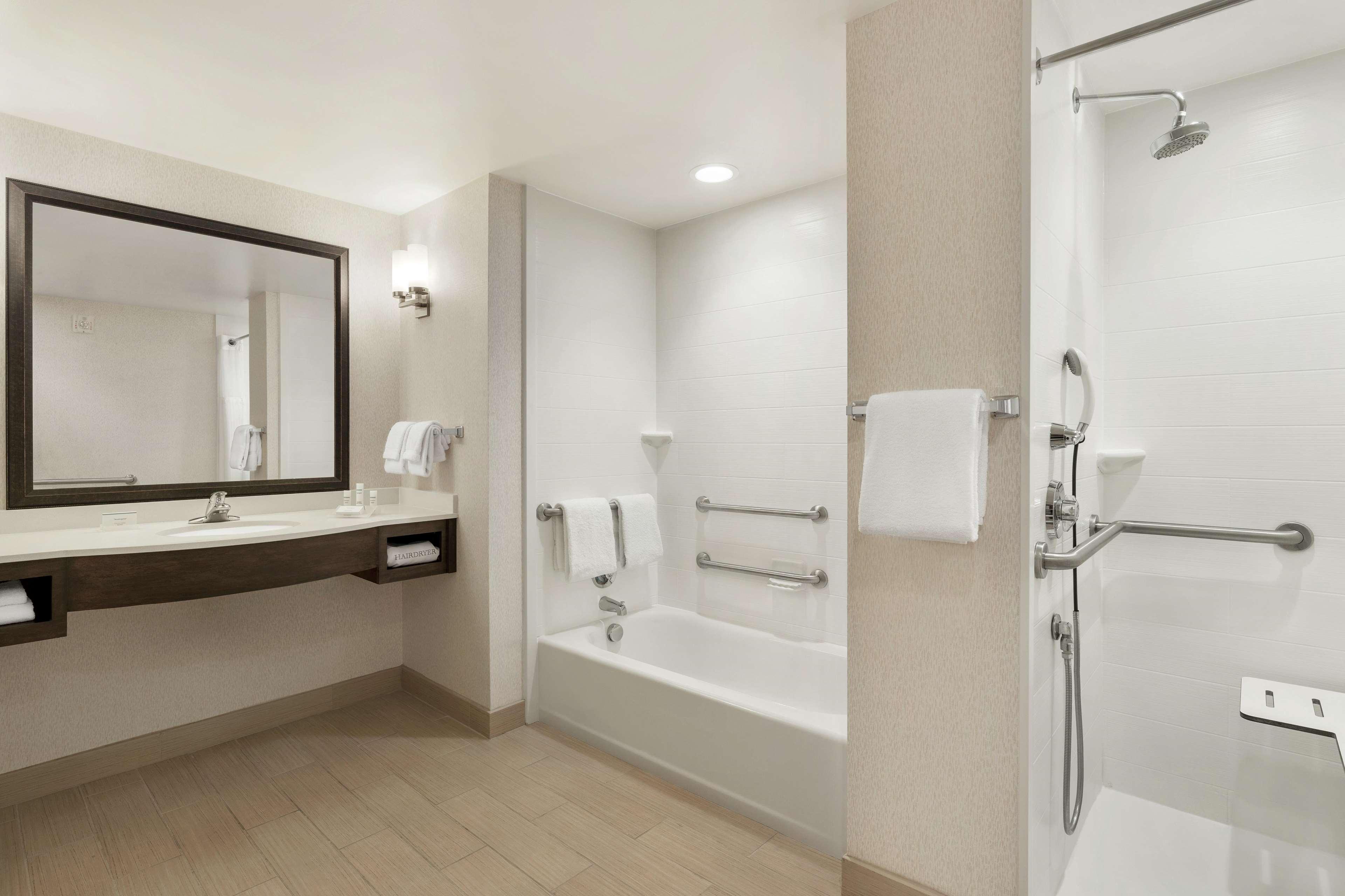 Hilton Garden Inn Wallingford/Meriden Eksteriør billede